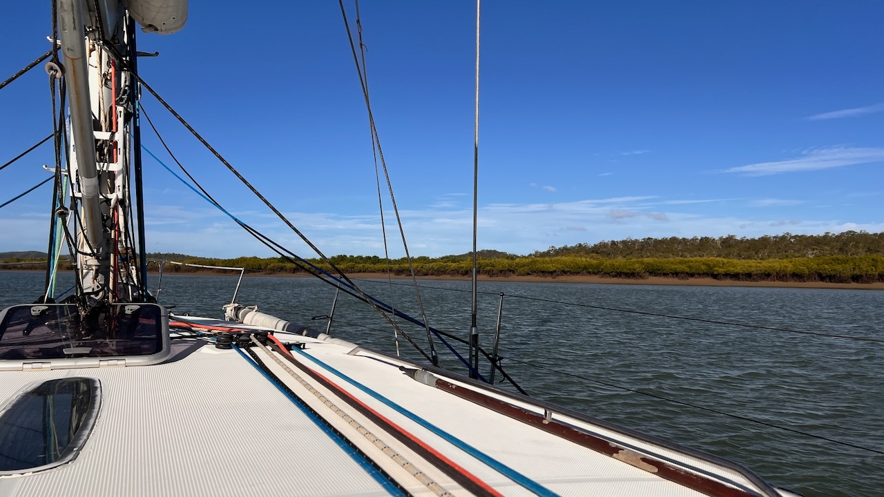 Nice and flat despite the wind, and no swell!