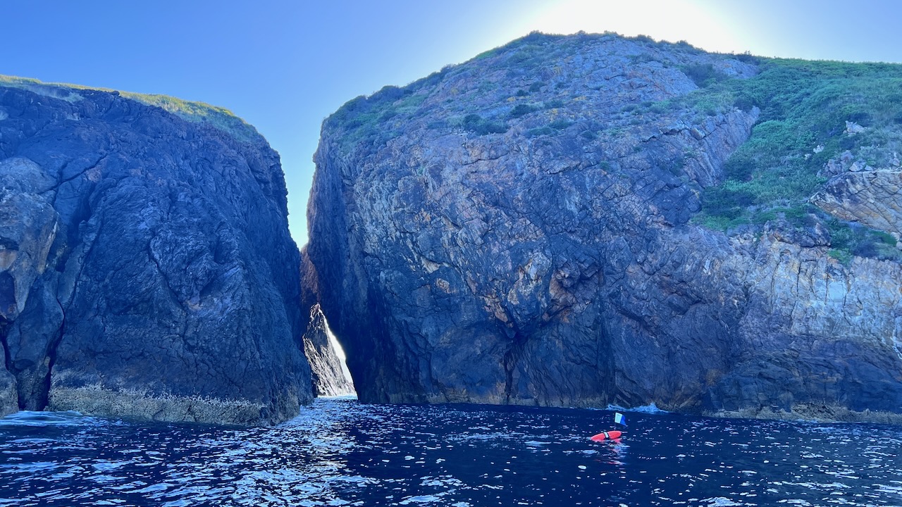 You can get a jet ski between the rocks