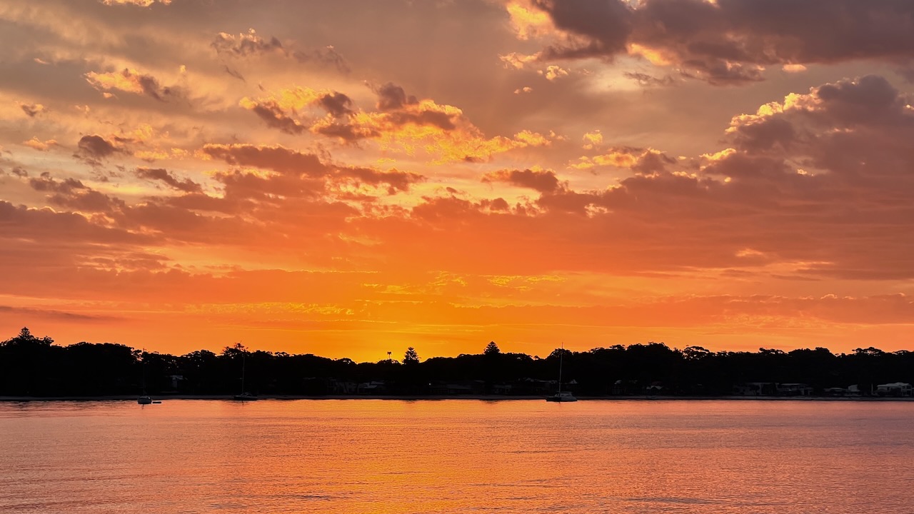 Lots of opportunities for sunset photos on Lazuli!