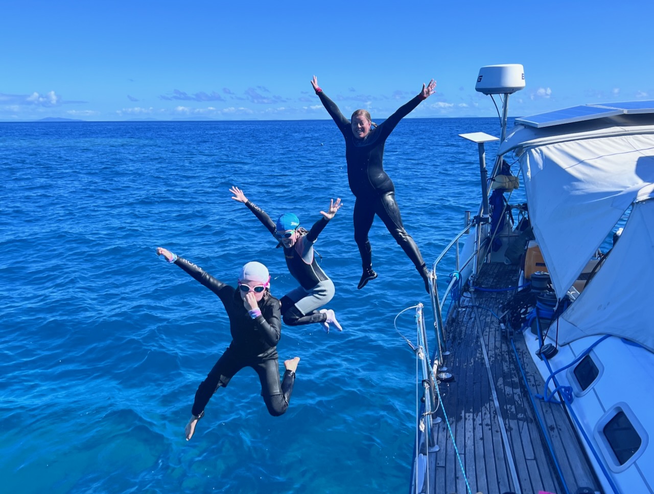 Another anchorage - another opportunity to jump off Lazuli