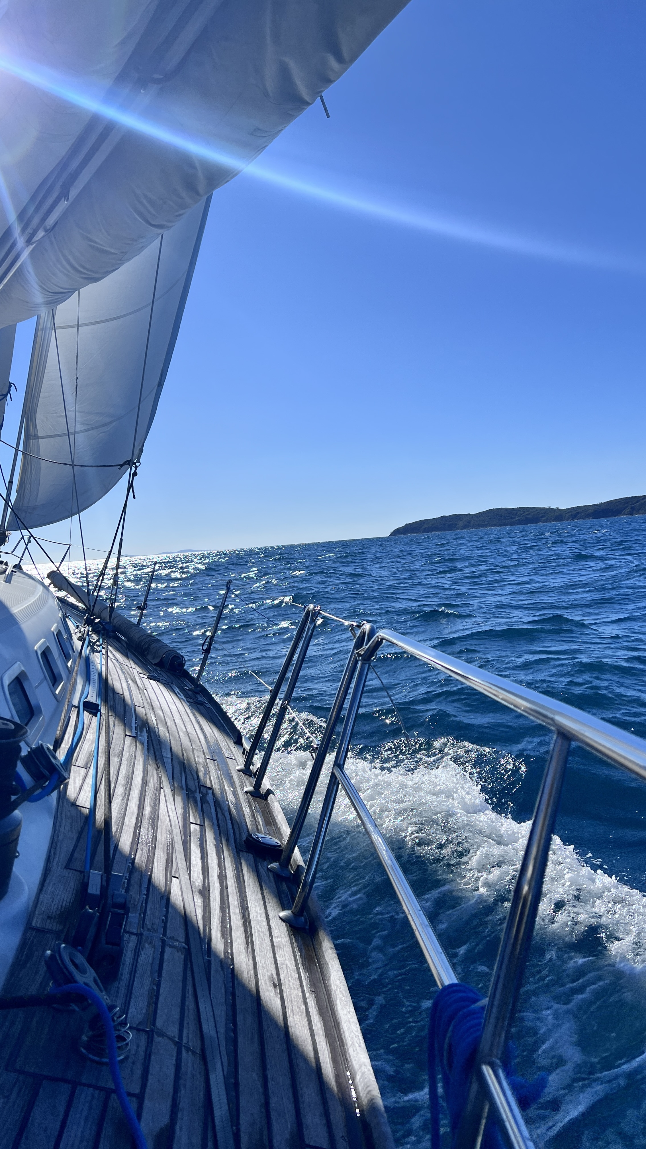 Glorious sailing up to the Keppels