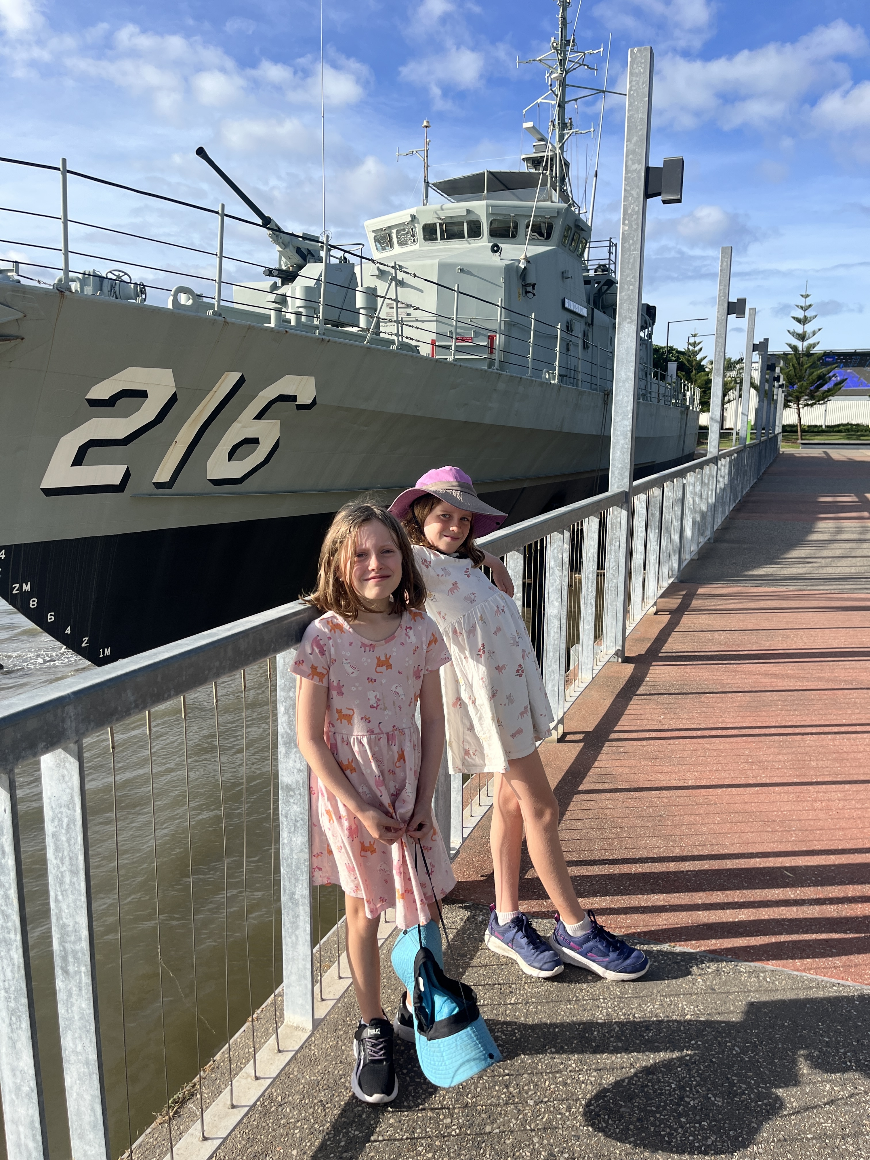 HMAS Gladstone